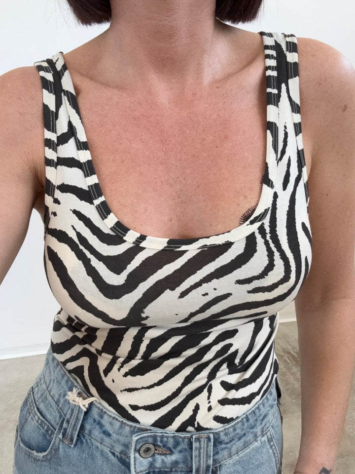BODY ZEBRA;BODY ZEBRA;BODY ZEBRA