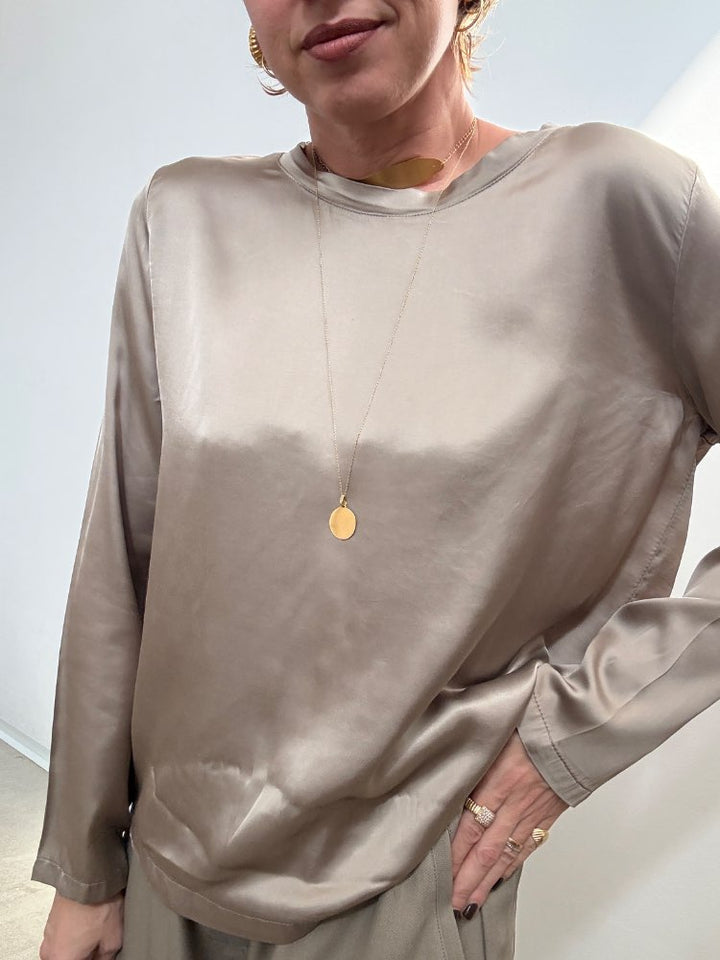 TSHIRT M/LUNGA SATIN TAUPE;TSHIRT M/LUNGA SATIN TAUPE;TSHIRT M/LUNGA SATIN TAUPE;TSHIRT M/LUNGA SATIN TAUPE;TSHIRT M/LUNGA SATIN TAUPE