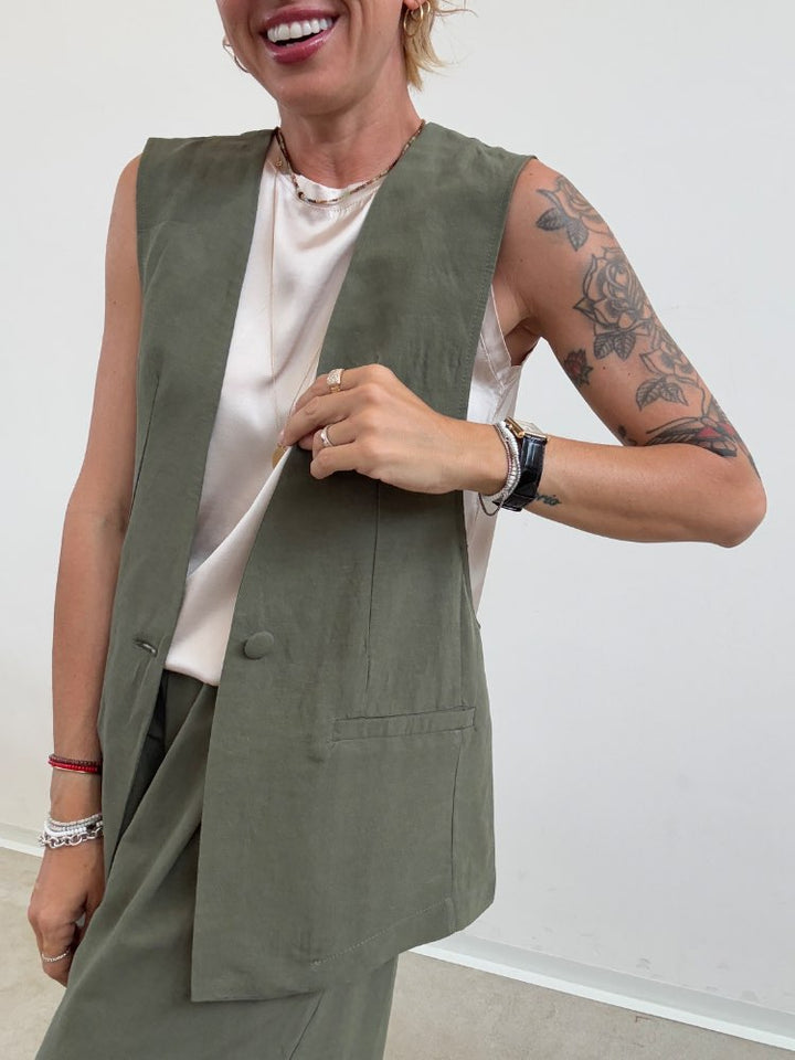 GILET ALICE LINO VISCOSA VERDE MILI;GILET ALICE LINO VISCOSA VERDE MILI;GILET ALICE LINO VISCOSA VERDE MILI;GILET ALICE LINO VISCOSA VERDE MILI;GILET ALICE LINO VISCOSA VERDE MILI;GILET ALICE LINO VISCOSA VERDE MILI;GILET ALICE LINO VISCOSA VERDE MILI;GILET ALICE LINO VISCOSA VERDE MILI;GILET ALICE LINO VISCOSA VERDE MILI