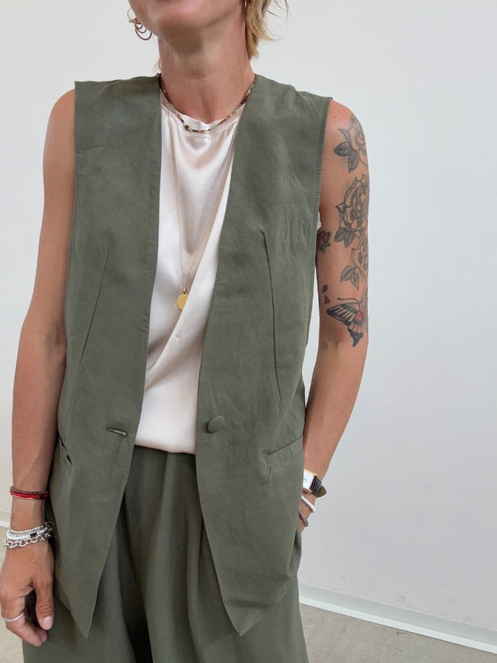 GILET ALICE LINO VISCOSA VERDE MILI;GILET ALICE LINO VISCOSA VERDE MILI;GILET ALICE LINO VISCOSA VERDE MILI;GILET ALICE LINO VISCOSA VERDE MILI;GILET ALICE LINO VISCOSA VERDE MILI;GILET ALICE LINO VISCOSA VERDE MILI;GILET ALICE LINO VISCOSA VERDE MILI;GILET ALICE LINO VISCOSA VERDE MILI;GILET ALICE LINO VISCOSA VERDE MILI