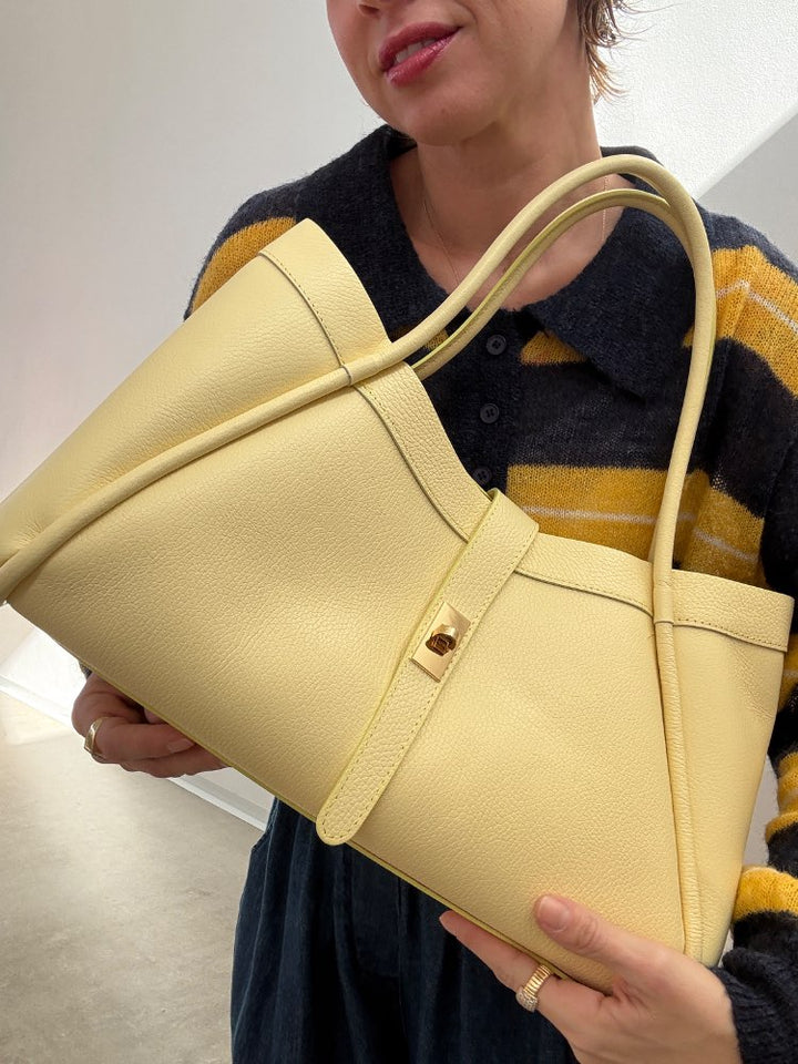 BORSA VALE MARTELLATA PALE YELLOW;BORSA VALE MARTELLATA PALE YELLOW;BORSA VALE MARTELLATA PALE YELLOW;BORSA VALE MARTELLATA PALE YELLOW;BORSA VALE MARTELLATA PALE YELLOW;BORSA VALE MARTELLATA PALE YELLOW;BORSA VALE MARTELLATA PALE YELLOW;BORSA VALE MARTELLATA PALE YELLOW;BORSA VALE MARTELLATA PALE YELLOW;BORSA VALE MARTELLATA PALE YELLOW;BORSA VALE MARTELLATA PALE YELLOW;BORSA VALE MARTELLATA PALE YELLOW