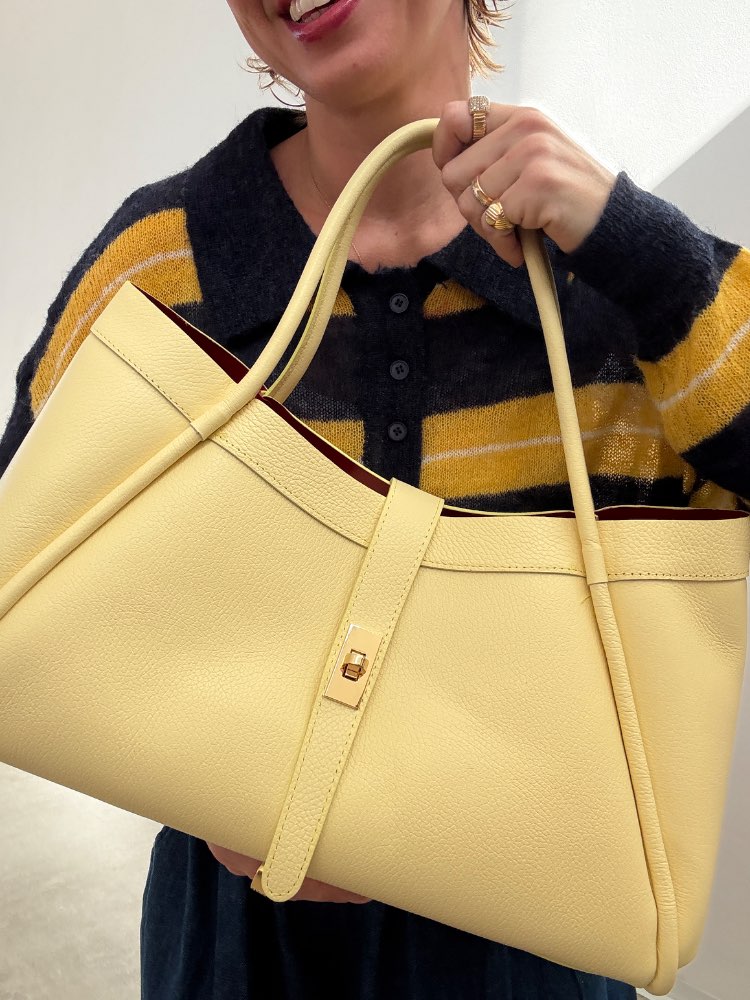 BORSA VALE MARTELLATA PALE YELLOW;BORSA VALE MARTELLATA PALE YELLOW;BORSA VALE MARTELLATA PALE YELLOW;BORSA VALE MARTELLATA PALE YELLOW;BORSA VALE MARTELLATA PALE YELLOW;BORSA VALE MARTELLATA PALE YELLOW;BORSA VALE MARTELLATA PALE YELLOW;BORSA VALE MARTELLATA PALE YELLOW;BORSA VALE MARTELLATA PALE YELLOW;BORSA VALE MARTELLATA PALE YELLOW;BORSA VALE MARTELLATA PALE YELLOW;BORSA VALE MARTELLATA PALE YELLOW