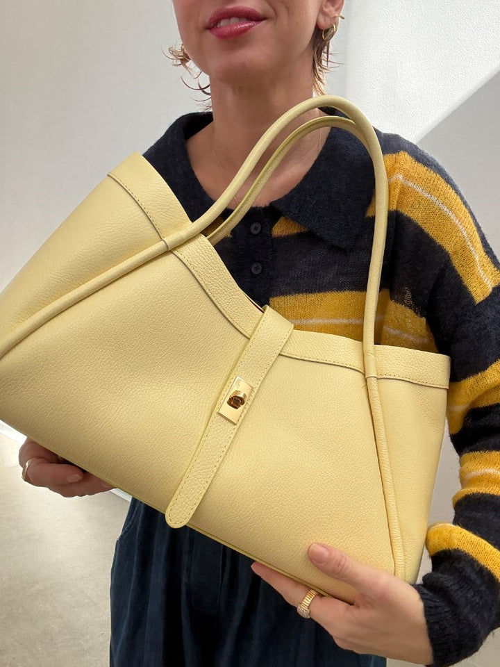 BORSA VALE MARTELLATA PALE YELLOW;BORSA VALE MARTELLATA PALE YELLOW;BORSA VALE MARTELLATA PALE YELLOW;BORSA VALE MARTELLATA PALE YELLOW;BORSA VALE MARTELLATA PALE YELLOW;BORSA VALE MARTELLATA PALE YELLOW;BORSA VALE MARTELLATA PALE YELLOW;BORSA VALE MARTELLATA PALE YELLOW;BORSA VALE MARTELLATA PALE YELLOW;BORSA VALE MARTELLATA PALE YELLOW;BORSA VALE MARTELLATA PALE YELLOW;BORSA VALE MARTELLATA PALE YELLOW
