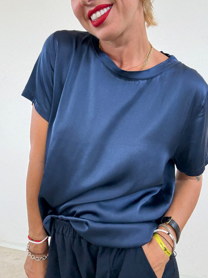 TSHIRT BETTA SATIN BLU;TSHIRT BETTA SATIN BLU;TSHIRT BETTA SATIN BLU;TSHIRT BETTA SATIN BLU;TSHIRT BETTA SATIN BLU;TSHIRT BETTA SATIN BLU;TSHIRT BETTA SATIN BLU