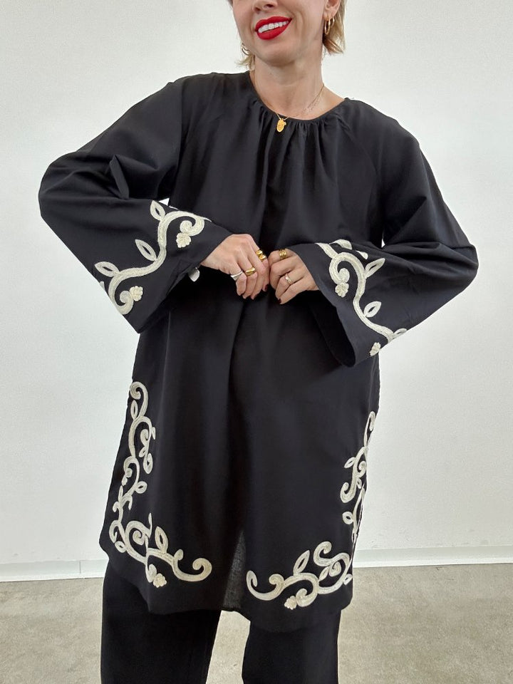 ABITO POLINA RICAMO NERO;ABITO POLINA RICAMO NERO;ABITO POLINA RICAMO NERO;ABITO POLINA RICAMO NERO;ABITO POLINA RICAMO NERO;ABITO POLINA RICAMO NERO;ABITO POLINA RICAMO NERO;ABITO POLINA RICAMO NERO;ABITO POLINA RICAMO NERO