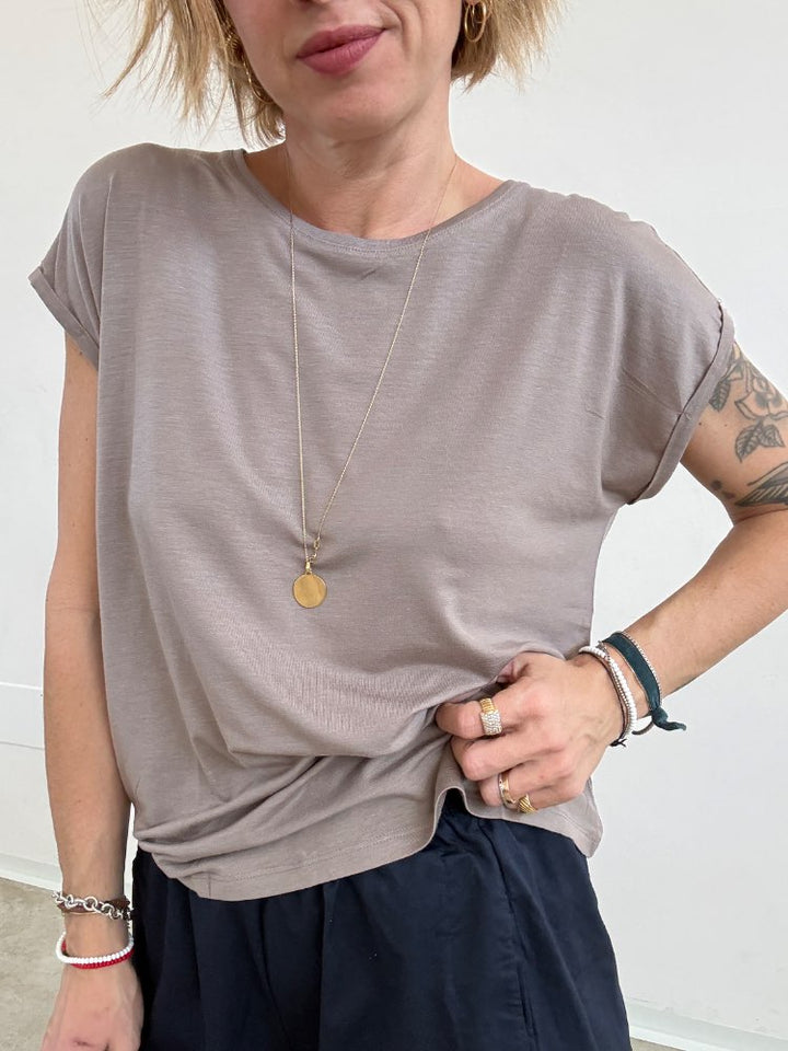 TSHIRT MAVA TAUPE;TSHIRT MAVA TAUPE;TSHIRT MAVA TAUPE;TSHIRT MAVA TAUPE;TSHIRT MAVA TAUPE;TSHIRT MAVA TAUPE;TSHIRT MAVA TAUPE;TSHIRT MAVA TAUPE;TSHIRT MAVA TAUPE;TSHIRT MAVA TAUPE;TSHIRT MAVA TAUPE;TSHIRT MAVA TAUPE